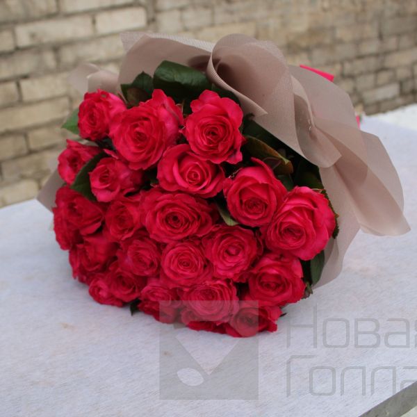25 малиновых роз 40см Маме